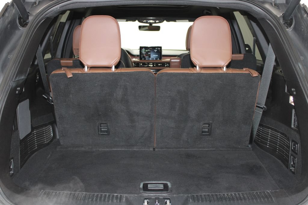 Used 2021 Lincoln Aviator Reserve w/ Equipment Group 201A AWD/4WD image 14
