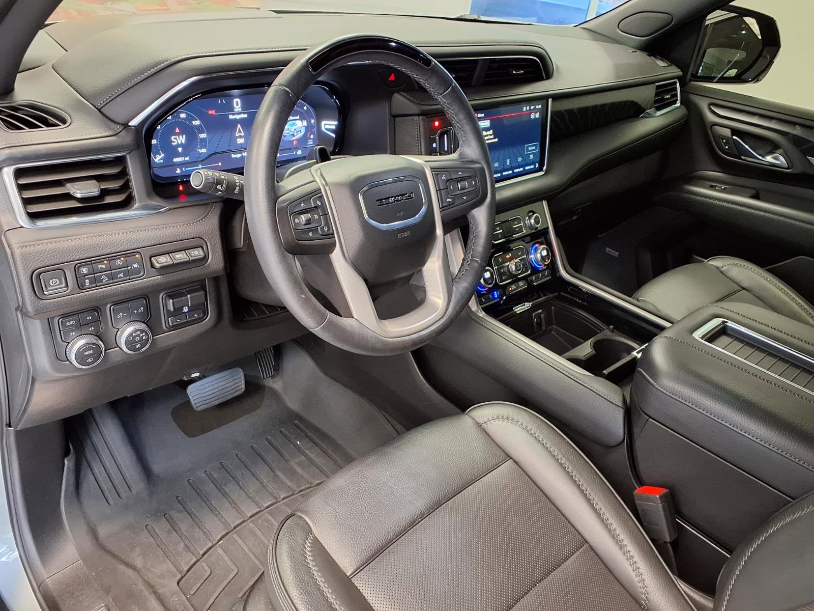 Used 2023 GMC Yukon Denali w/ Denali Reserve Package AWD/4WD image 22