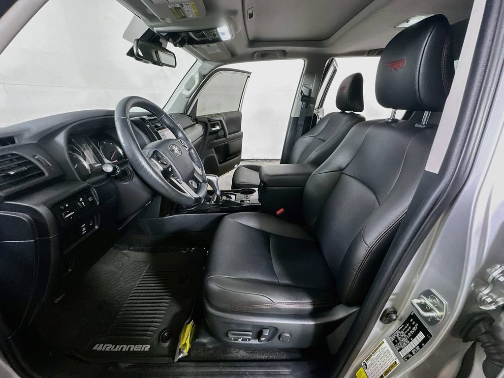 Used 2023 Toyota 4Runner TRD Off-Road Premium w/ Moonroof Package AWD/4WD image 17