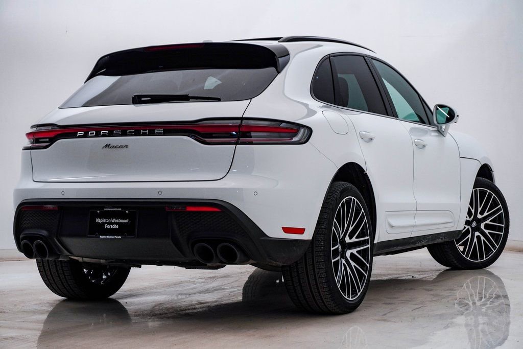 Certified 2025 Porsche Macan image 11