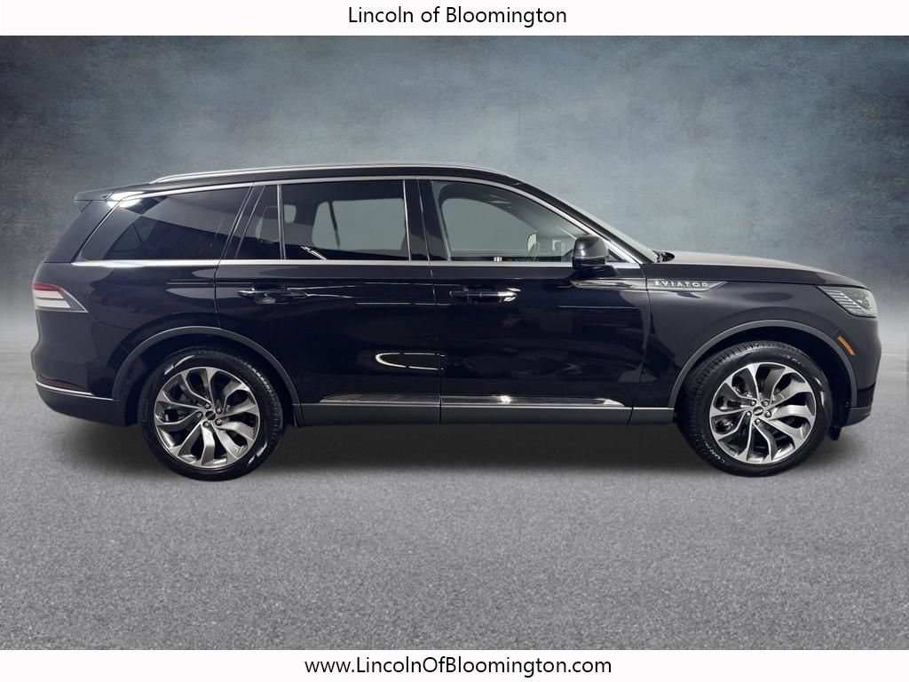 Certified 2025 Lincoln Aviator Reserve w/ Illumination Package AWD/4WD image 8