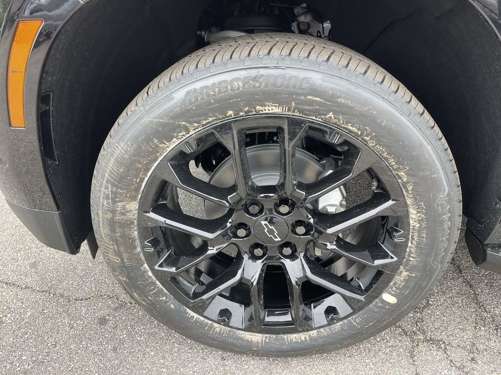New 2026 Chevrolet Suburban Premier w/ Sun And Tow Package AWD/4WD image 10