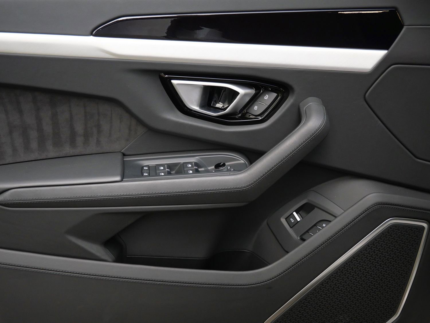 Used 2023 Lamborghini Urus S image 17