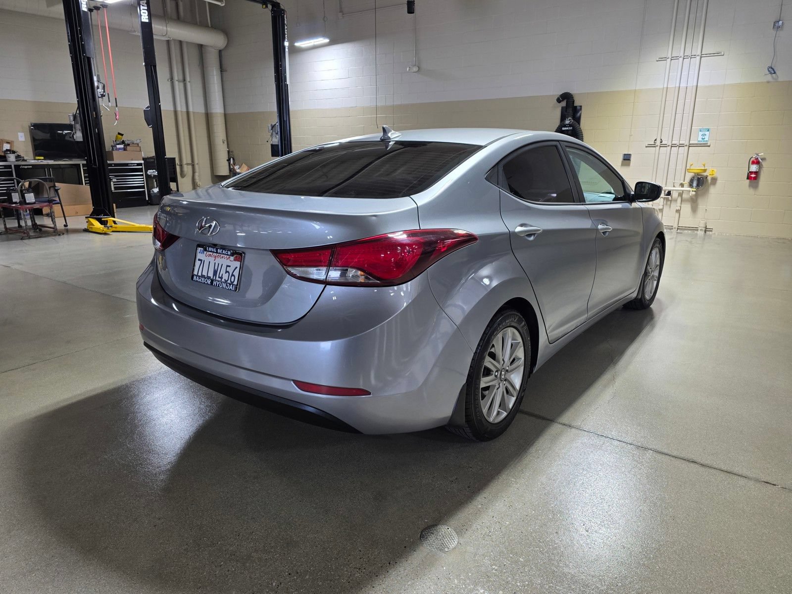 Used 2016 Hyundai Elantra SE w/ Option Group 02 FWD image 7