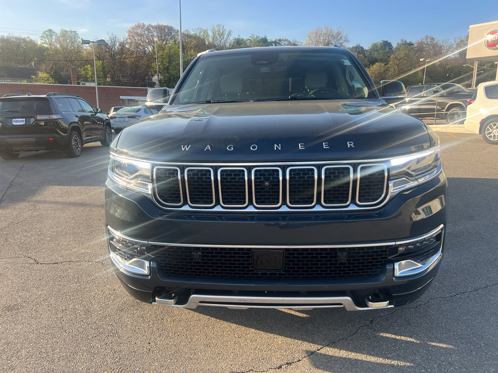 Used 2024 Jeep Wagoneer Series II w/ Convenience Group I image 2