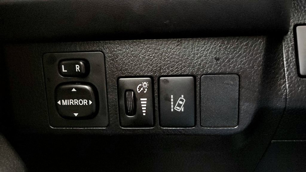 Used 2017 Toyota RAV4 LE w/ All Weather Liner Package AWD/4WD image 32
