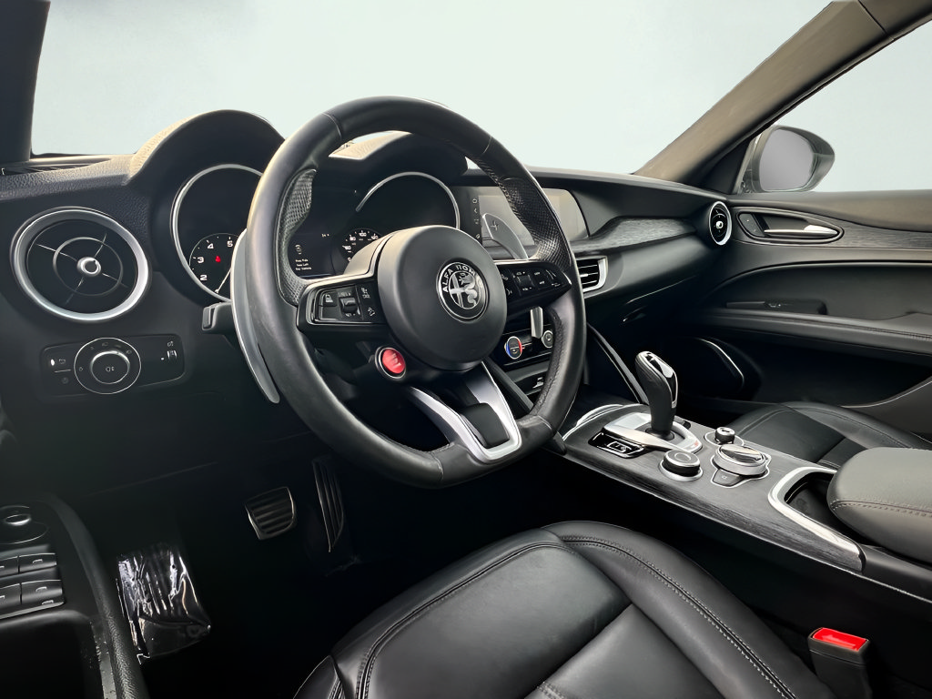 Used 2023 Alfa Romeo Stelvio Sprint RWD image 15
