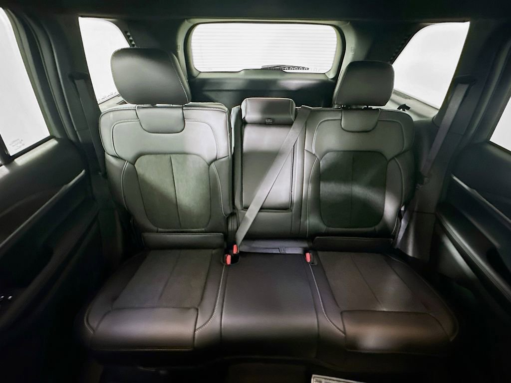 New 2026 Jeep Grand Cherokee Altitude AWD/4WD image 10