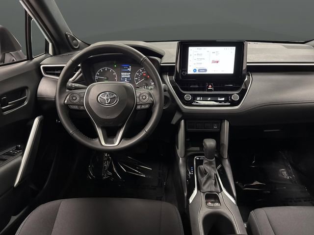Used 2024 Toyota Corolla Cross SE image 5