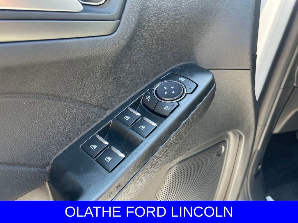 New 2025 Ford Escape SE FWD image 16