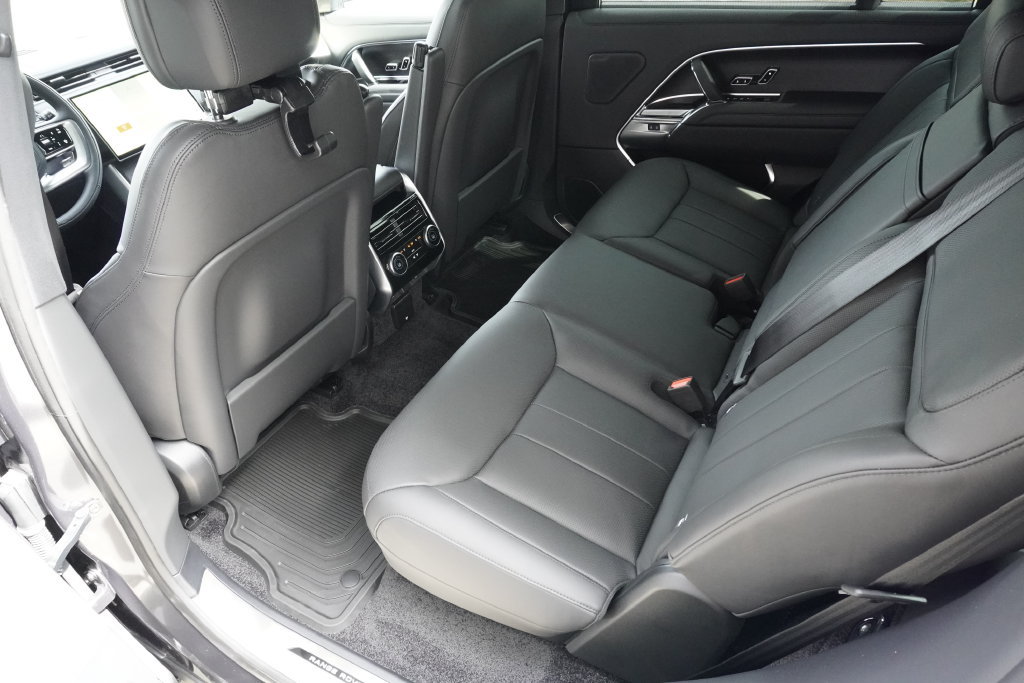 New 2027 Land Rover Range Rover Long Wheelbase SE AWD/4WD image 29