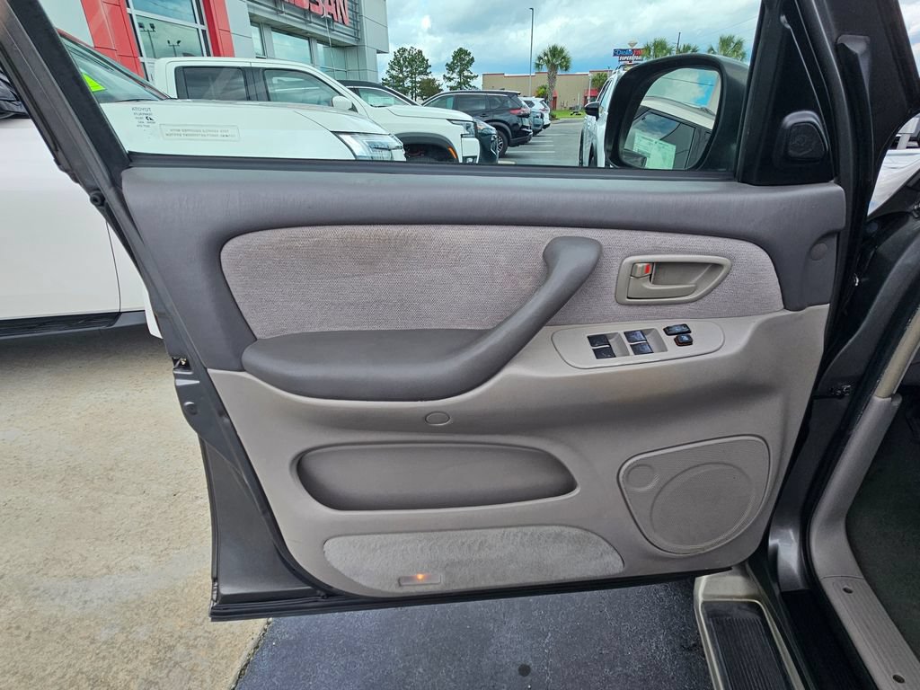 Used 2004 Toyota Sequoia SR5 AWD/4WD image 14