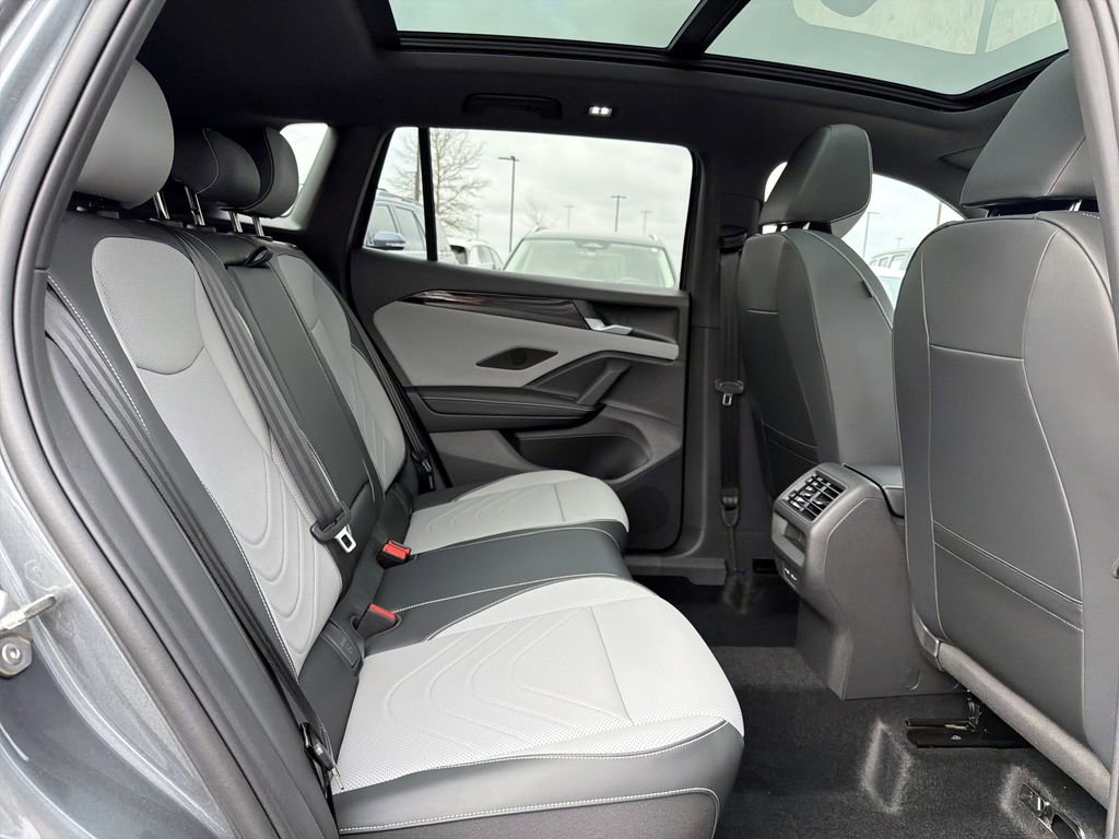 New 2026 Volkswagen Tiguan SE R-Line image 17