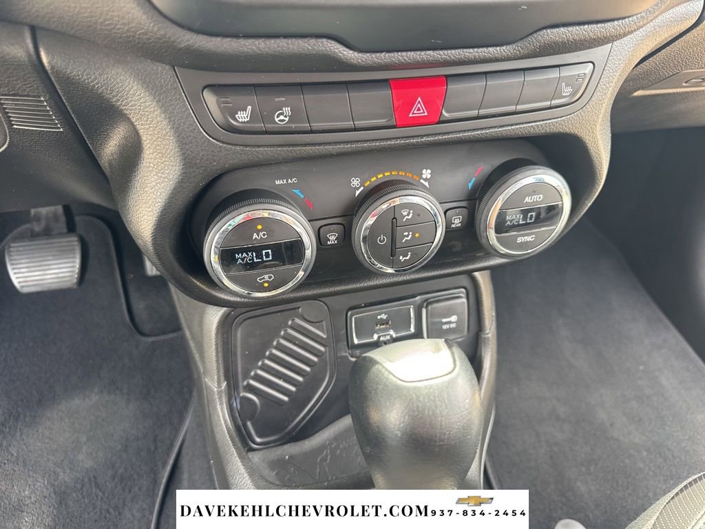 Used 2017 Jeep Renegade Limited image 26