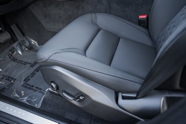 New 2026 Volvo XC60 B5 Plus w/ Protection Package Premier image 35