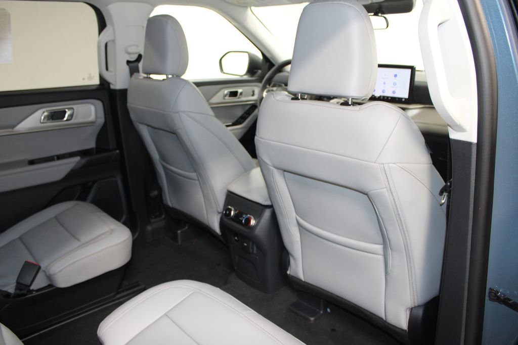 New 2026 Ford Explorer Active RWD image 32