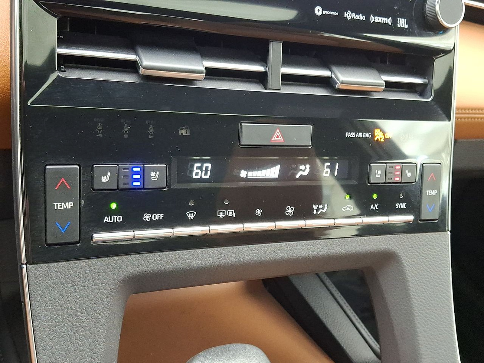 Certified 2019 Toyota Avalon Limited w/ Advanced Safety Package FWD image 23