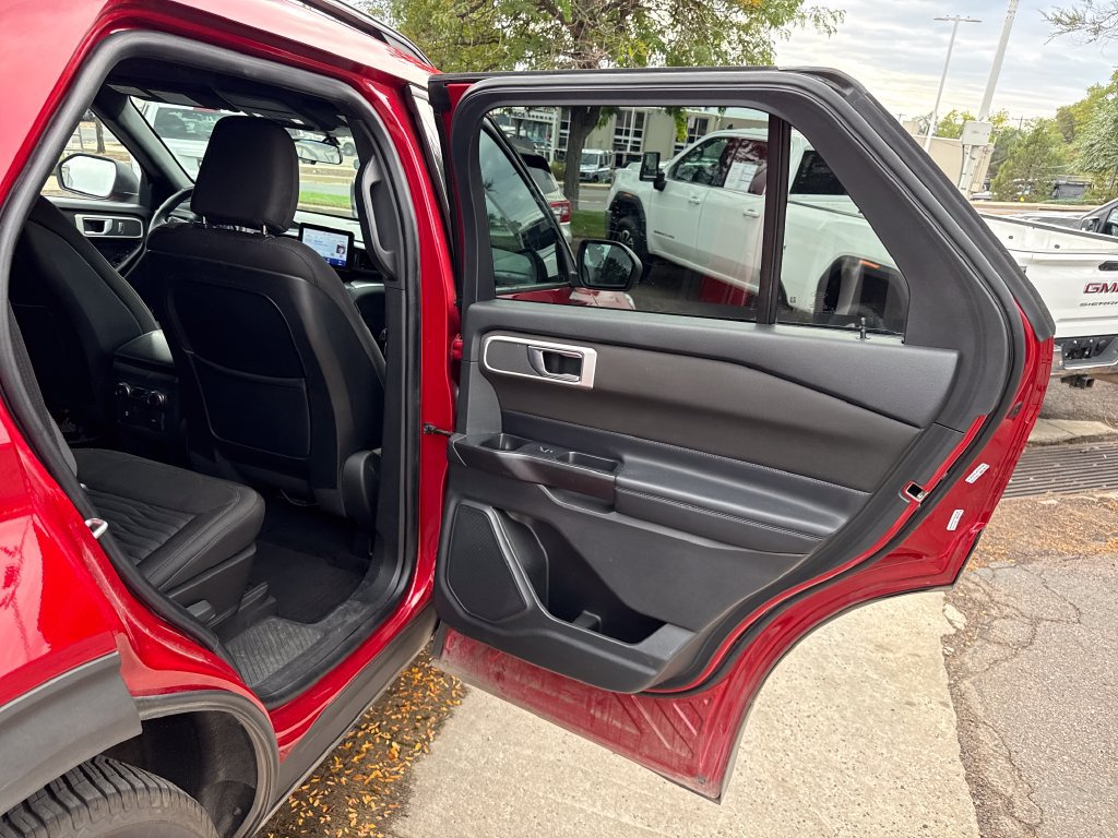 Certified 2020 Ford Explorer XLT RWD image 21