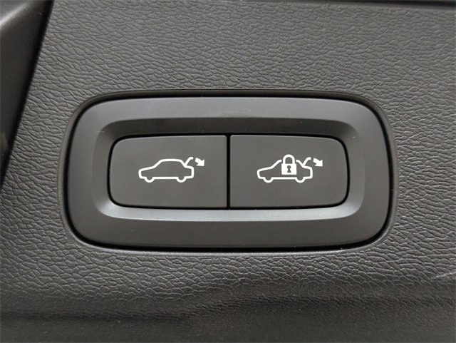 Used 2023 Volvo XC60 B5 Ultimate w/ Climate Package image 27