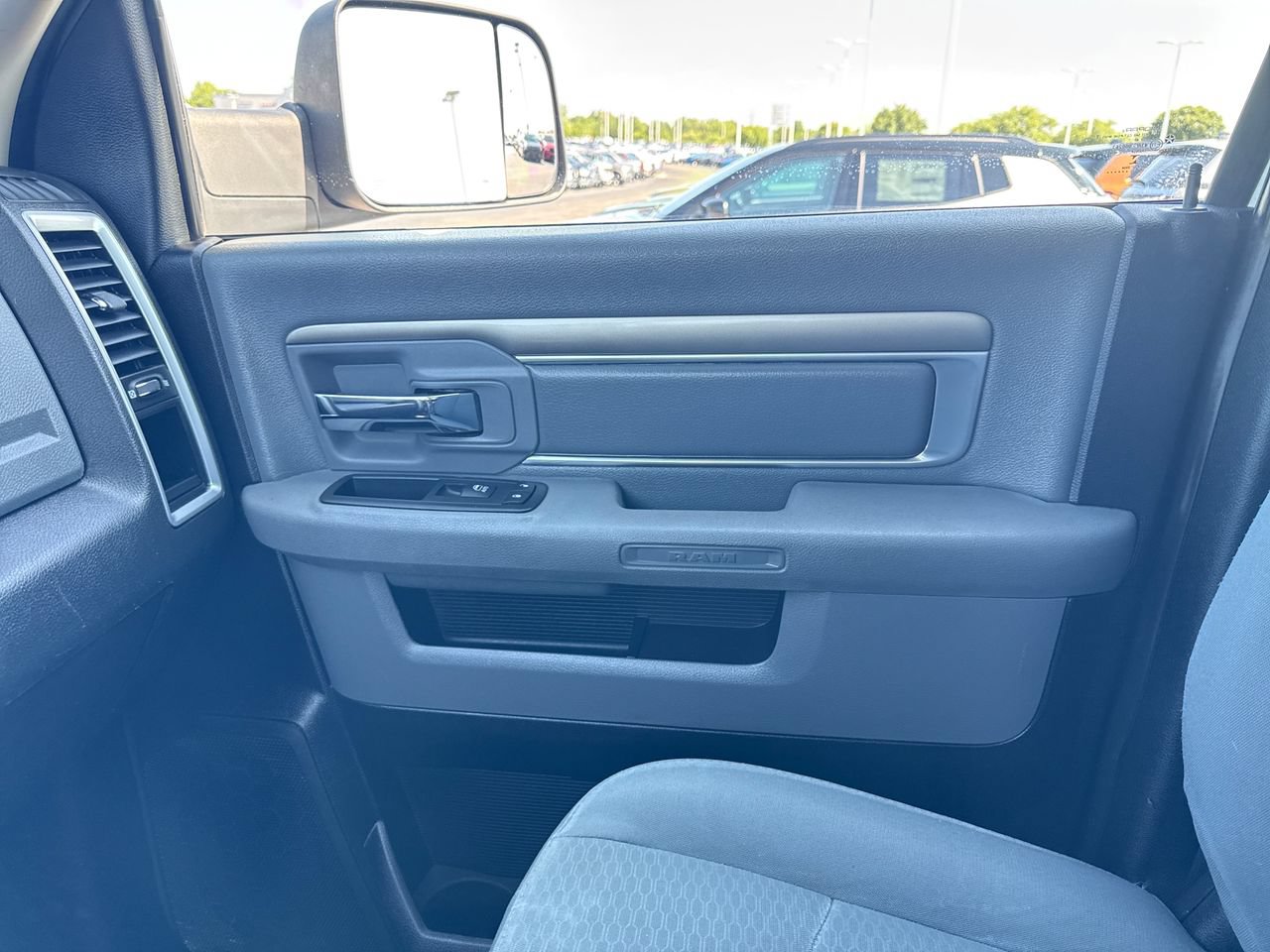 Used 2016 RAM 2500 SLT AWD/4WD image 24
