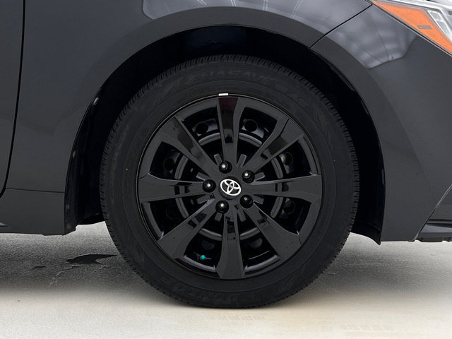 Used 2021 Toyota Corolla LE FWD image 28