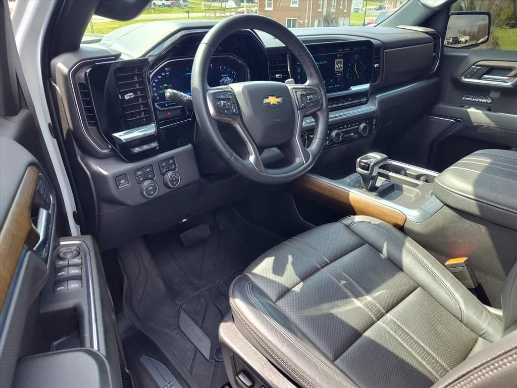 Used 2024 Chevrolet Silverado 1500 High Country w/ High Country Premium Package AWD/4WD image 15