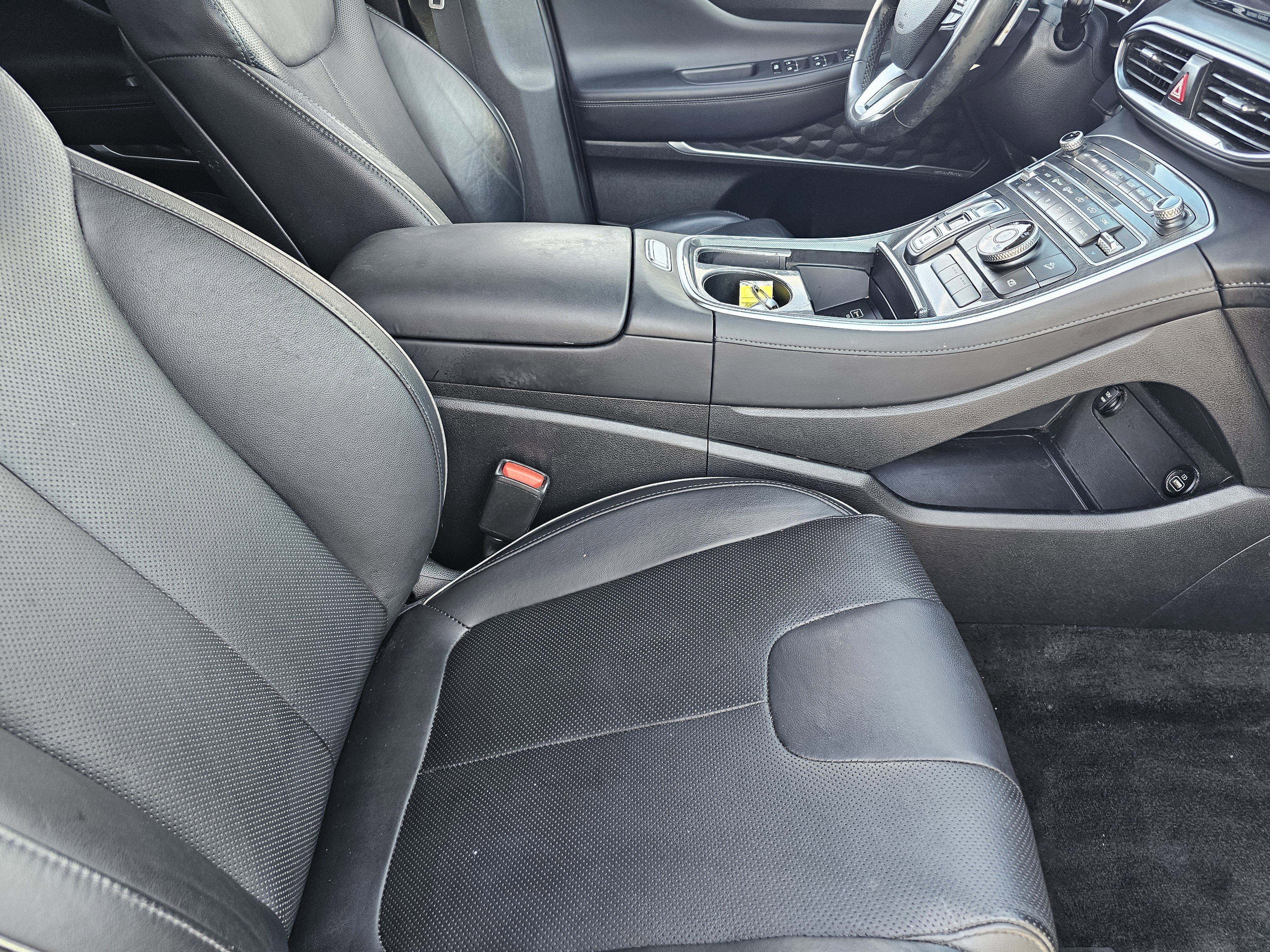 Used 2021 Hyundai Santa Fe SEL w/ Convenience + Premium Package image 12