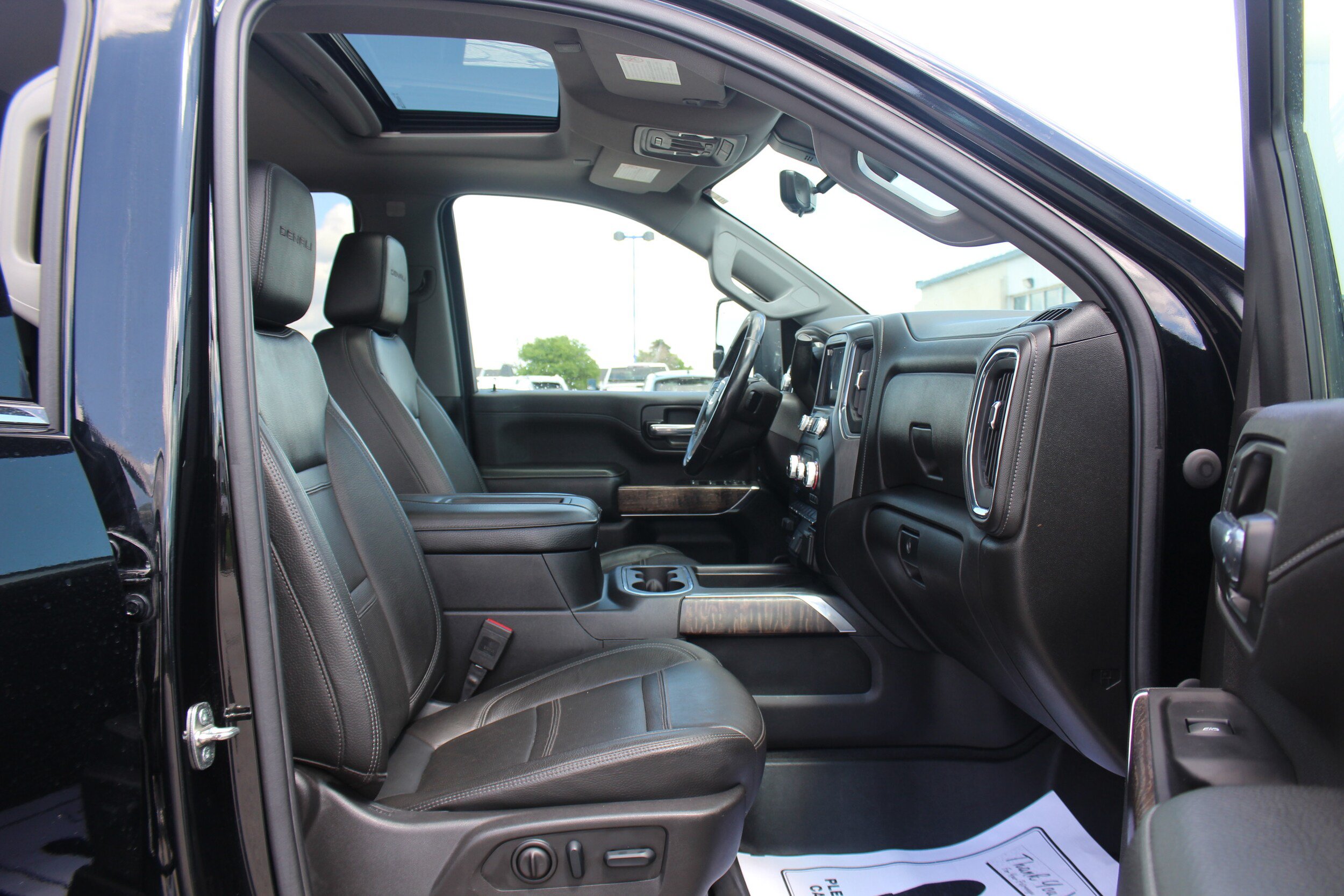Used 2022 GMC Sierra 2500 Denali w/ Denali Ultimate Package AWD/4WD image 23
