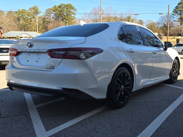 Used 2022 Toyota Camry XLE w/ Navigation Upgrade Package image 5