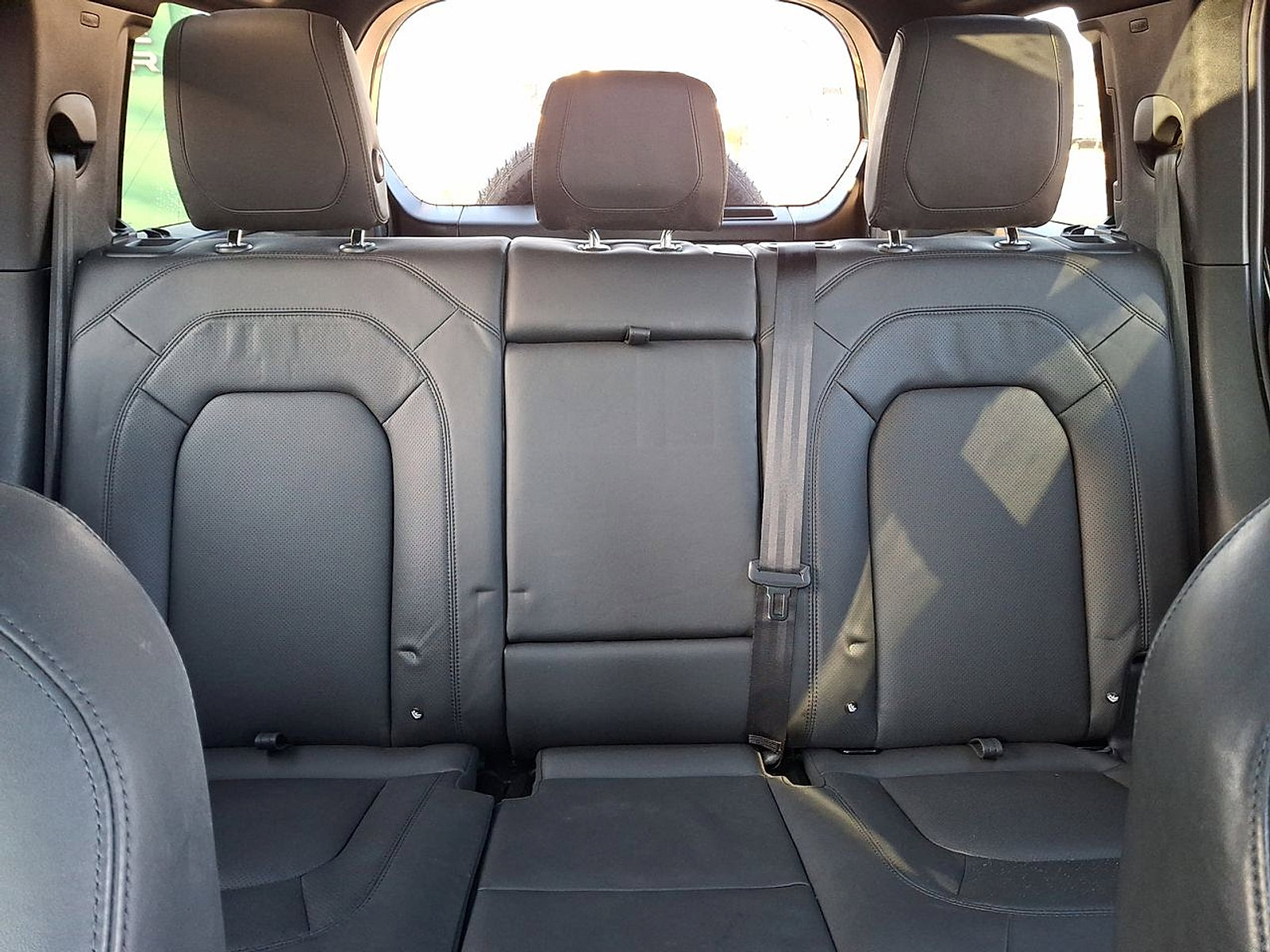 Certified 2023 Land Rover Defender 110 Carpathian Edition image 13