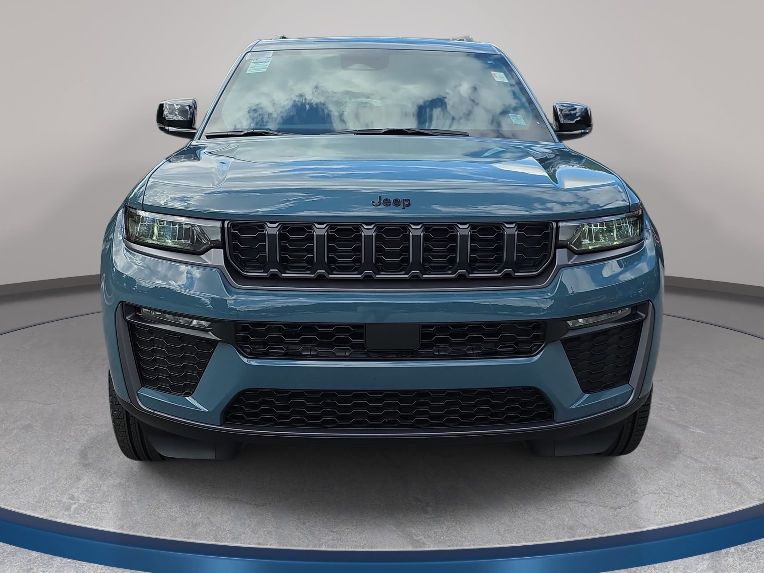 New 2026 Jeep Grand Cherokee Limited w/ Limited Altitude Package AWD/4WD image 2