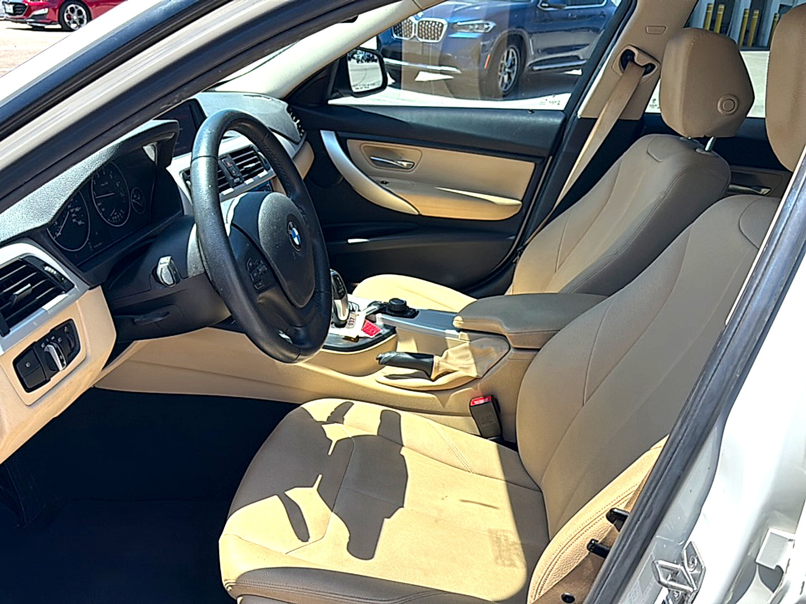 Used 2018 BMW 320i Sedan RWD image 7