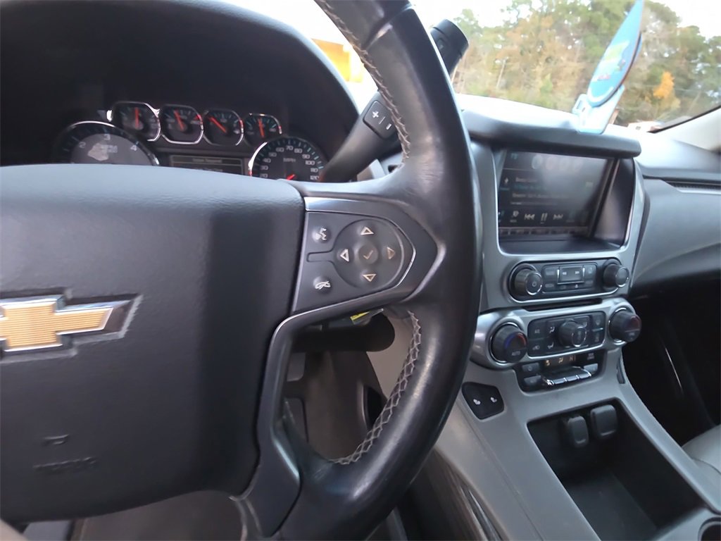 Used 2017 Chevrolet Suburban LT image 15