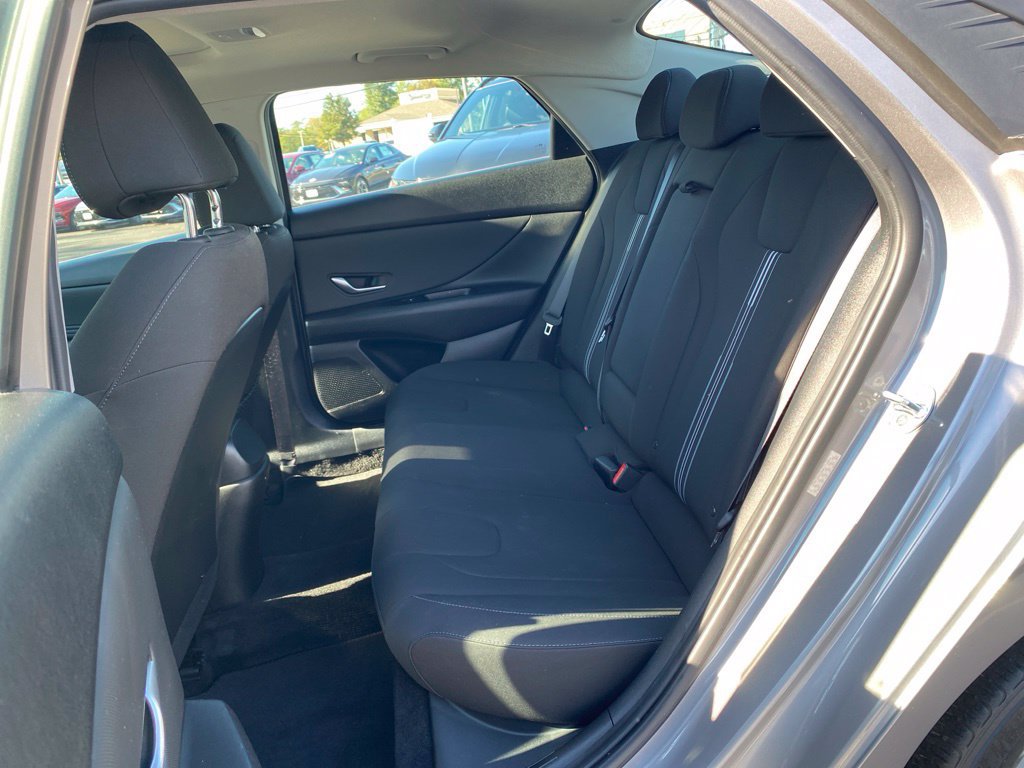 Used 2021 Hyundai Elantra SEL w/ Convenience + Premium Package FWD image 14