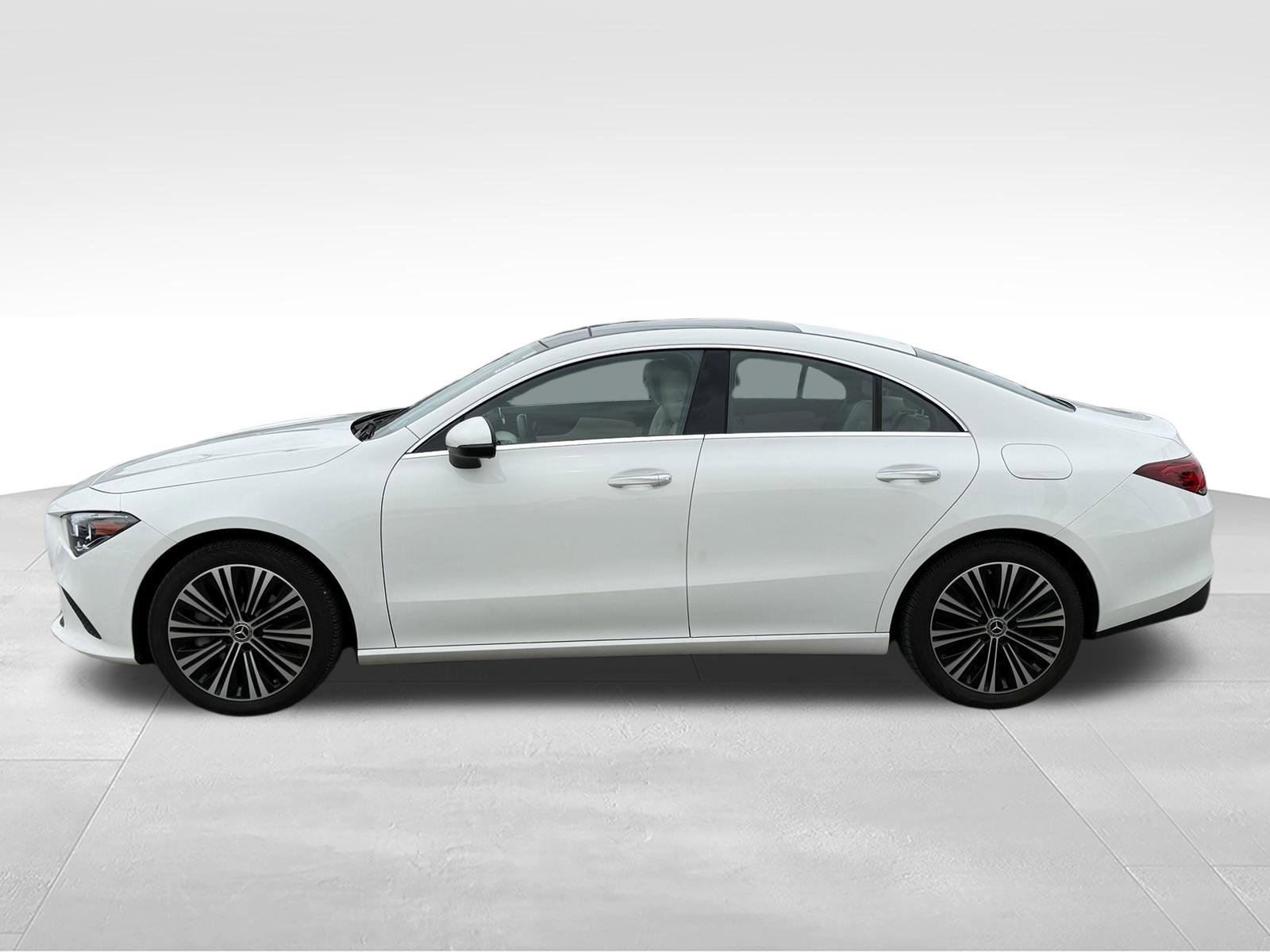 Used 2023 Mercedes-Benz CLA 250 4MATIC image 4