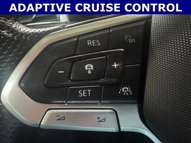 Used 2022 Volkswagen Atlas SEL Premium image 18