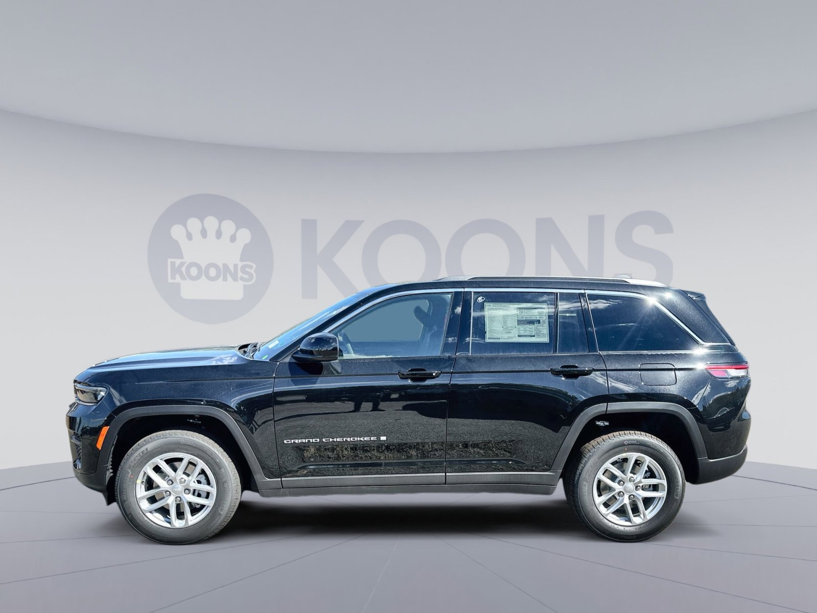 New 2025 Jeep Grand Cherokee Laredo X w/ Luxury Tech Group I image 2