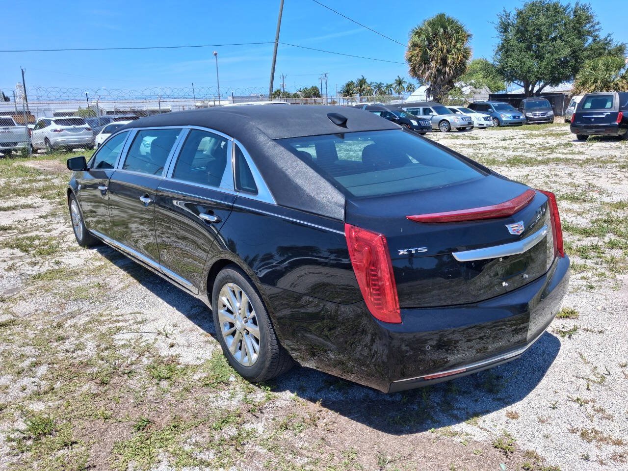 Used 2017 Cadillac XTS FWD image 8