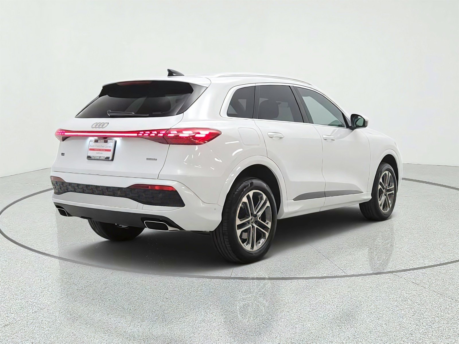Used 2025 Audi Q5 Premium w/ Convenience Package AWD/4WD image 5