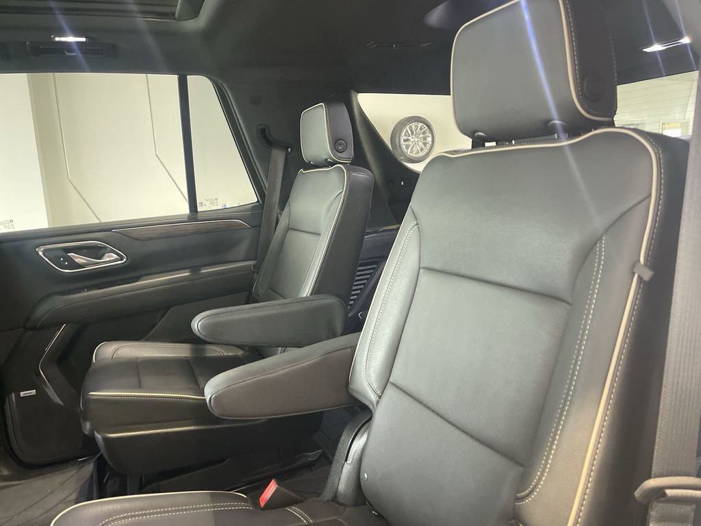 Used 2023 Chevrolet Tahoe Premier w/ Premium Package image 37