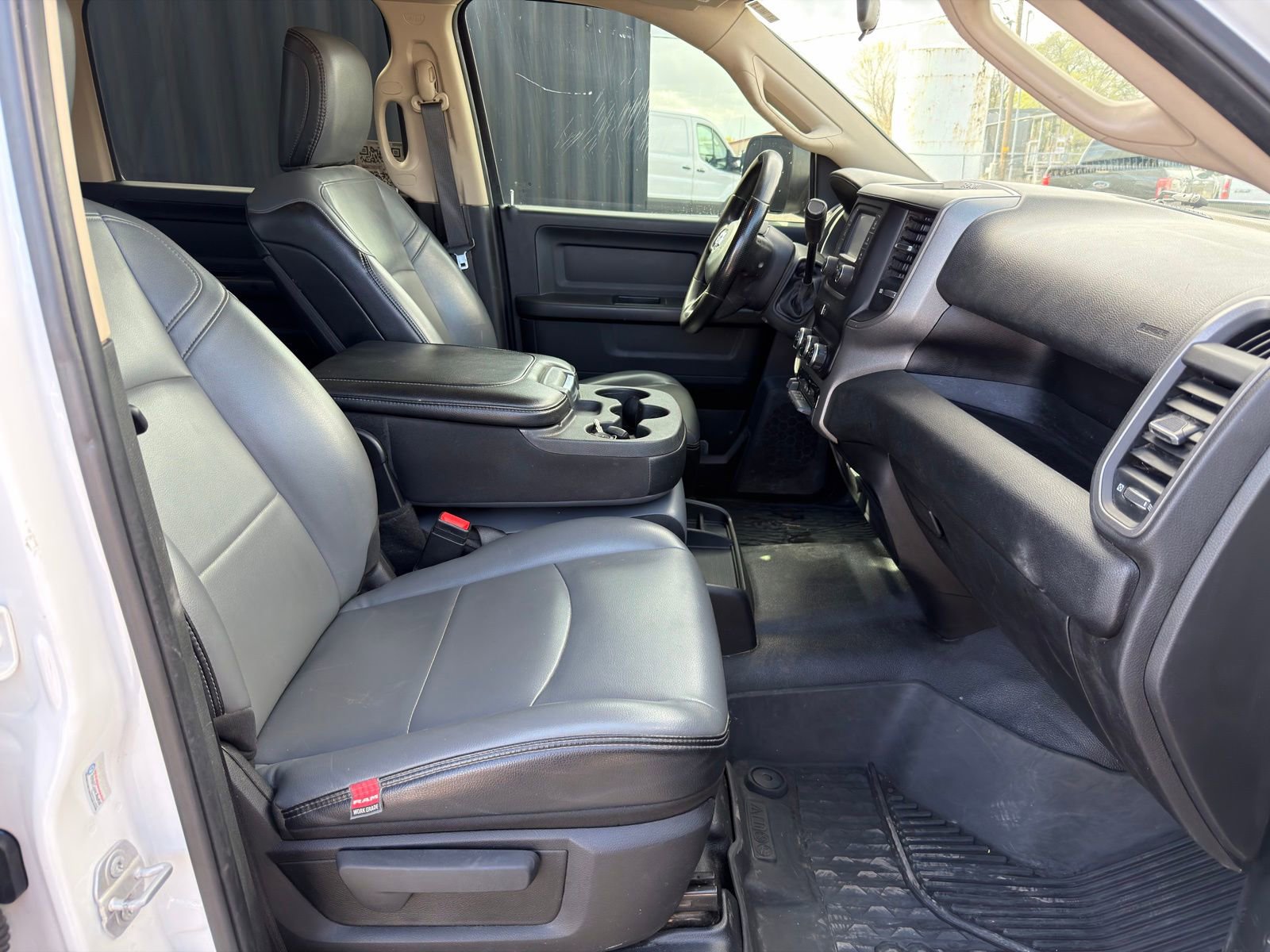 Used 2019 RAM 3500 Tradesman w/ Chrome Appearance Group image 15