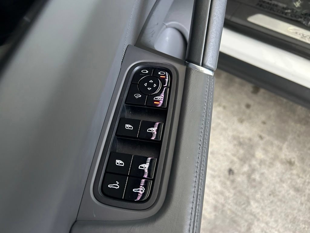 Used 2019 Porsche Cayenne AWD/4WD image 36