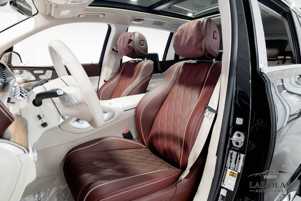 Used 2026 Mercedes-Benz Maybach GLS 600 4MATIC image 2