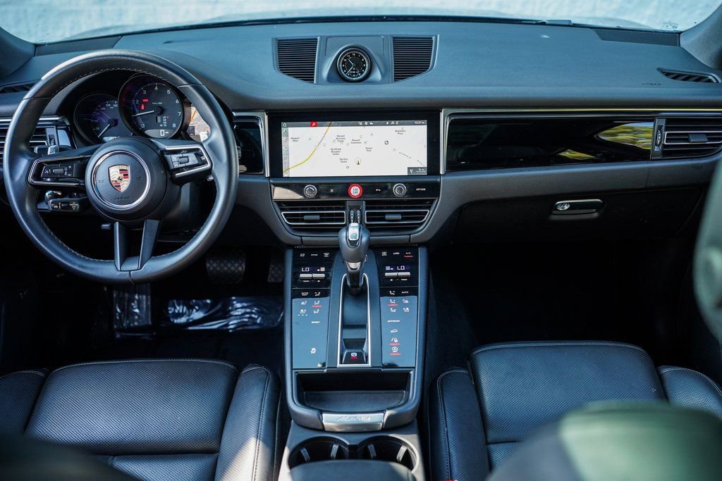 Used 2024 Porsche Macan w/ Premium Plus Package image 21