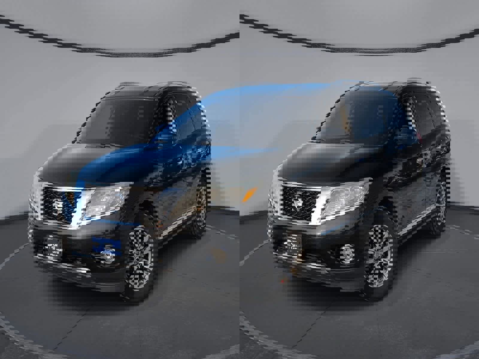 Used 2016 Nissan Pathfinder SL image 1