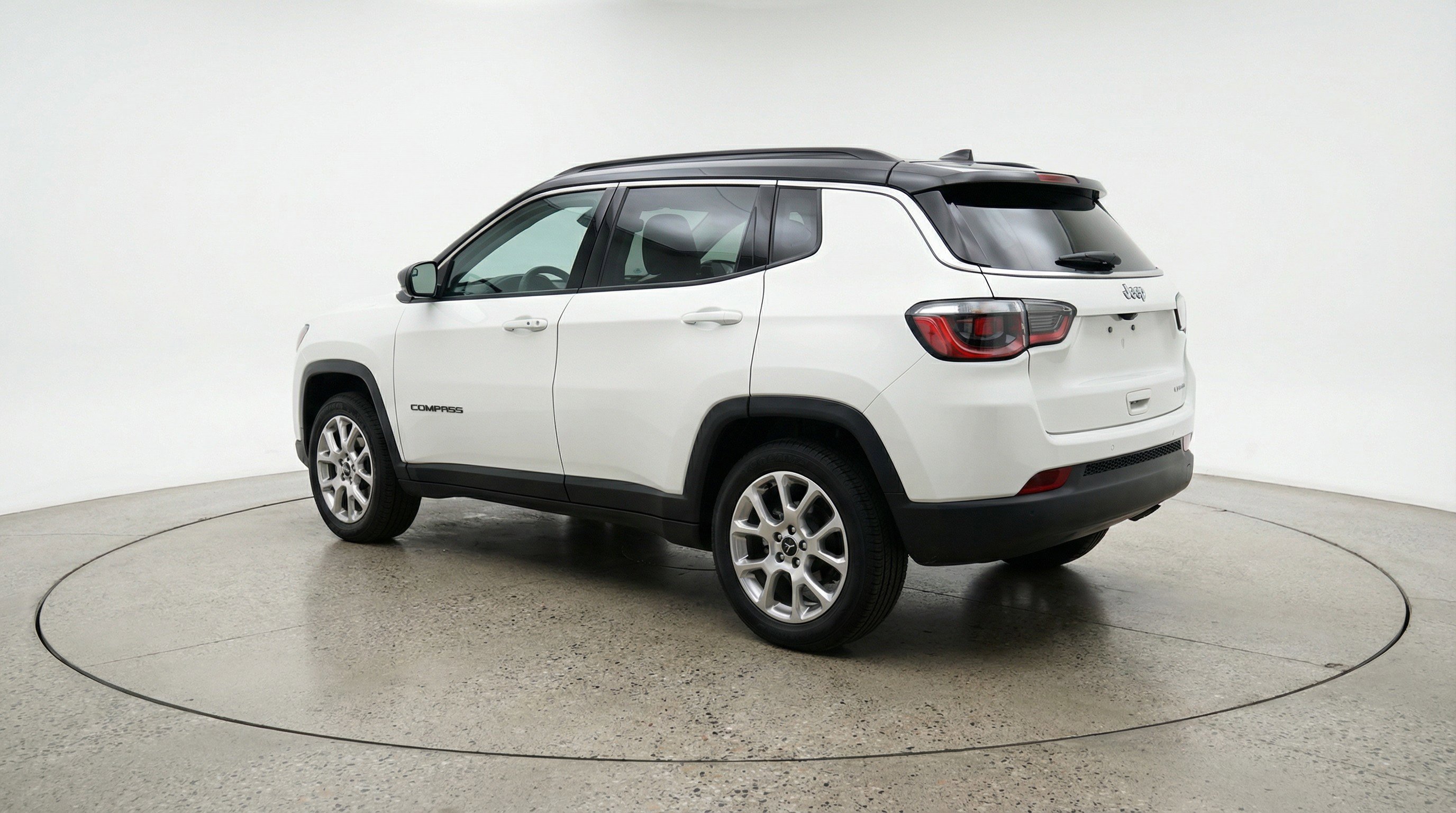Used 2025 Jeep Compass Limited AWD/4WD image 6