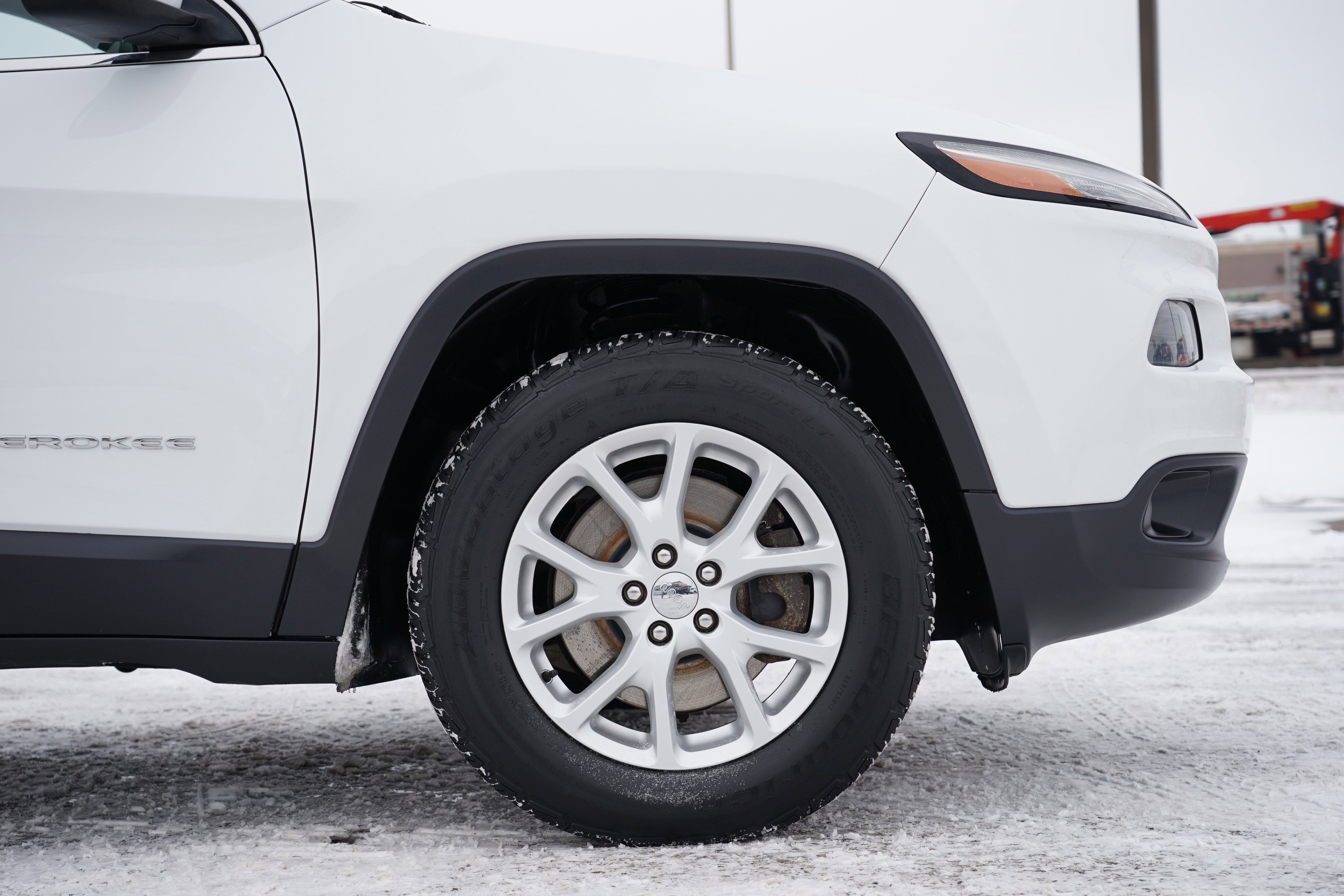 Used 2016 Jeep Cherokee Latitude w/ Cold Weather Group image 11