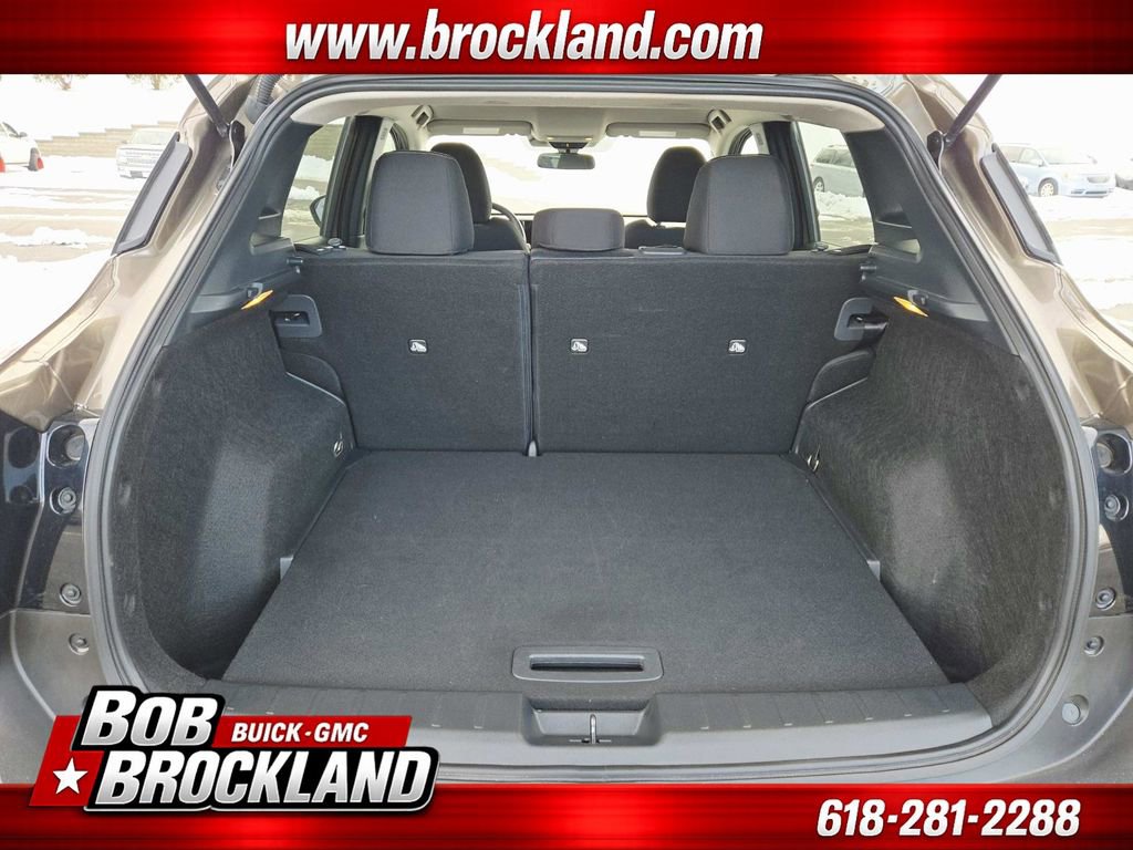 Used 2025 Nissan Kicks SV w/ Charging Package image 13