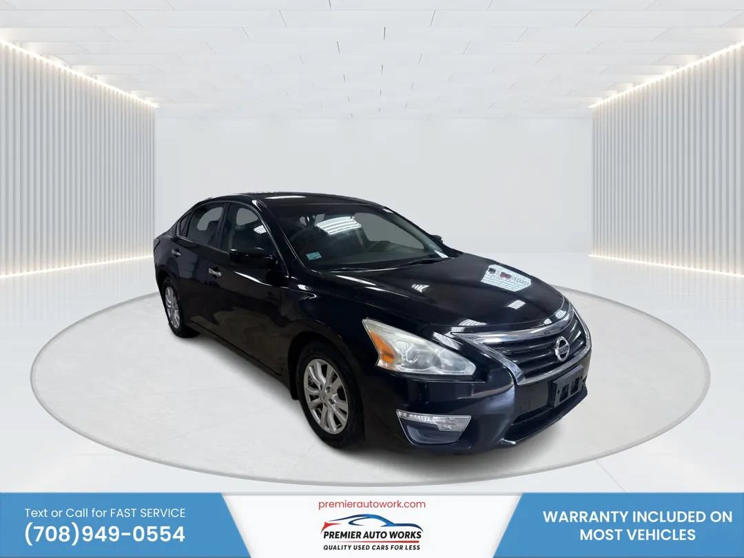 Used 2014 Nissan Altima 2.5 S w/ Sport Value Package FWD image 3