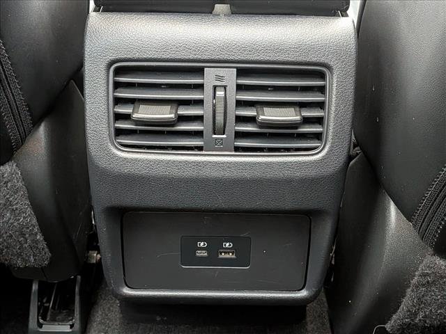 Used 2023 Nissan Rogue SV w/ SV Premium Package AWD/4WD image 19